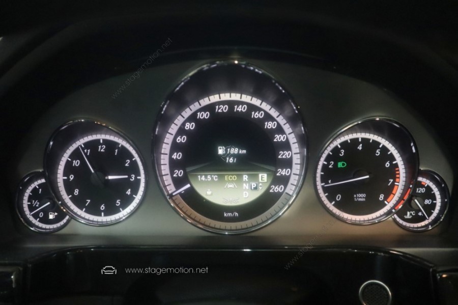 Activador que muestra el contenido del tanque en litros para Mercedes Benz Clase E W212 / A207, Clase C W204