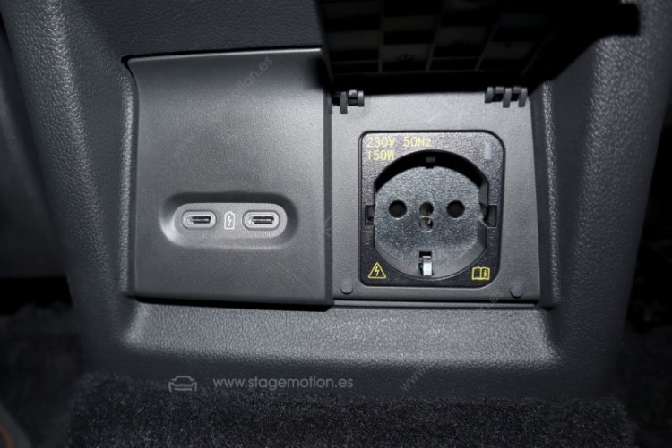 Toma de enchufe 230 voltios para Skoda Enyaq 5A